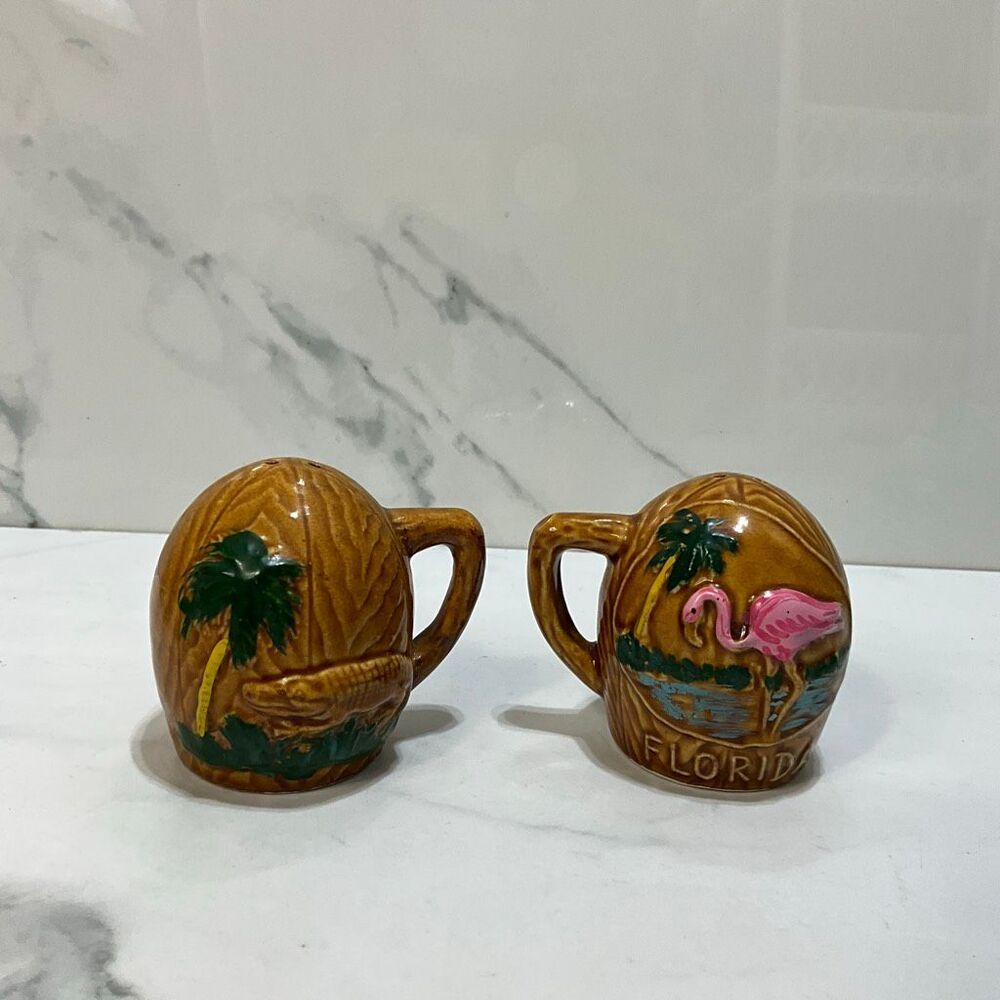 VINTAGE FLORIDA Salt And Pepper Shakers